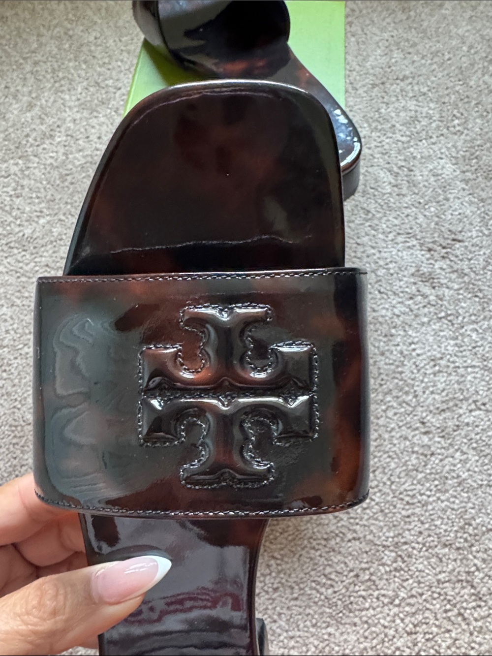 Tory Burch Brown Tortoiseshell Patent Logo Slide Sandals - Picture 7 of 14